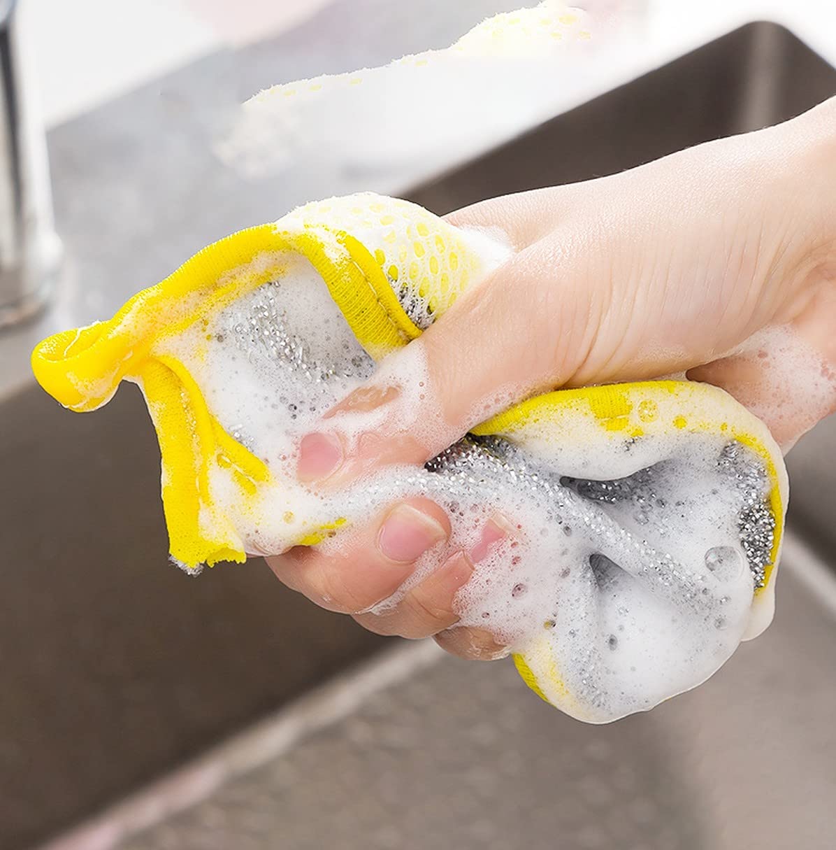 2-in-1 Dishwashing Scrub & Sponge